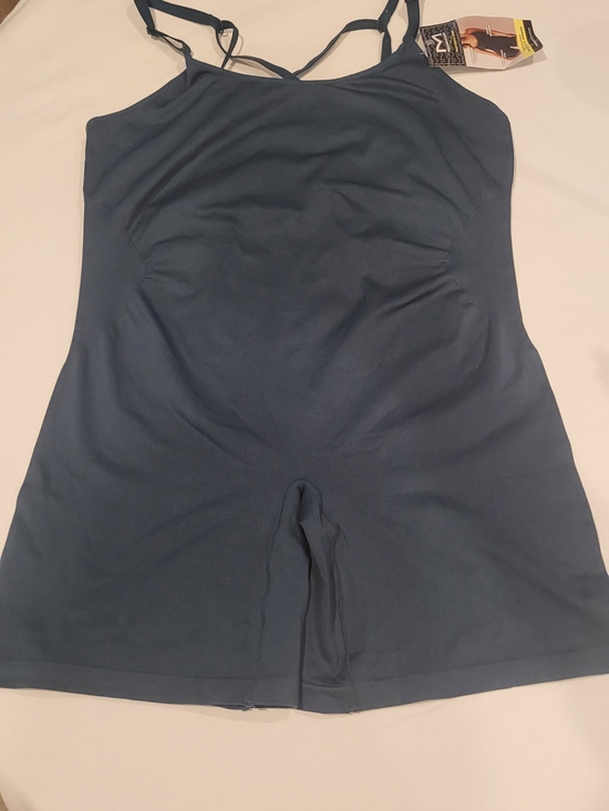 Maidenform Other - Maidenform Seamless Smoothing Romper Green
